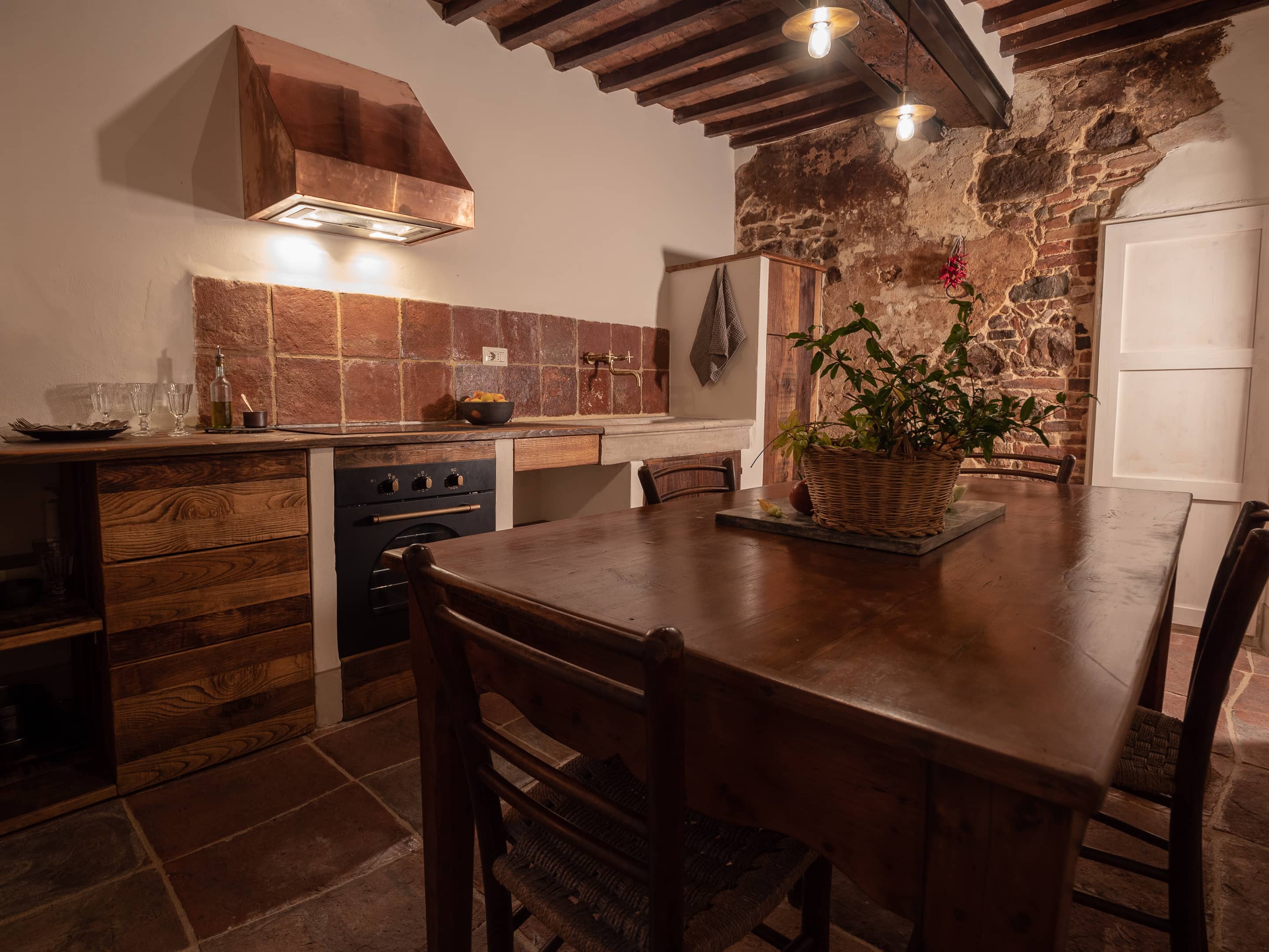 Borgo di Sotto Toscana Medieval Montefollonico Accommodation Tuscany Dining Kitchen