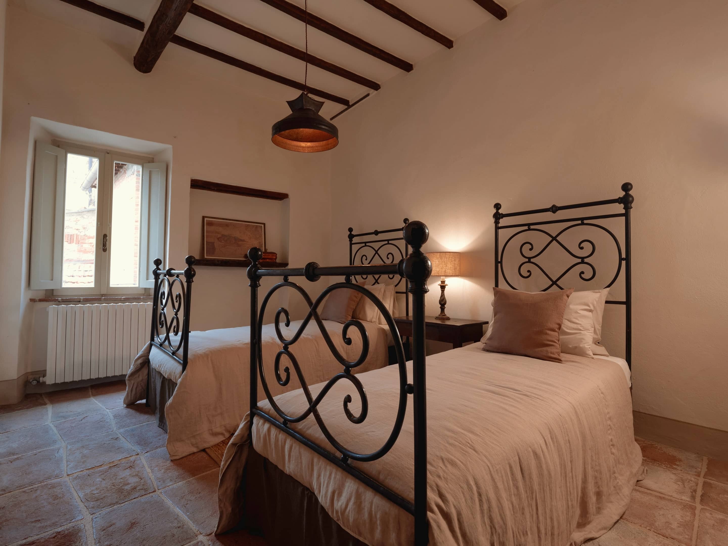 Borgo di Sotto Montefollonico Tuscany Twin Bedroom