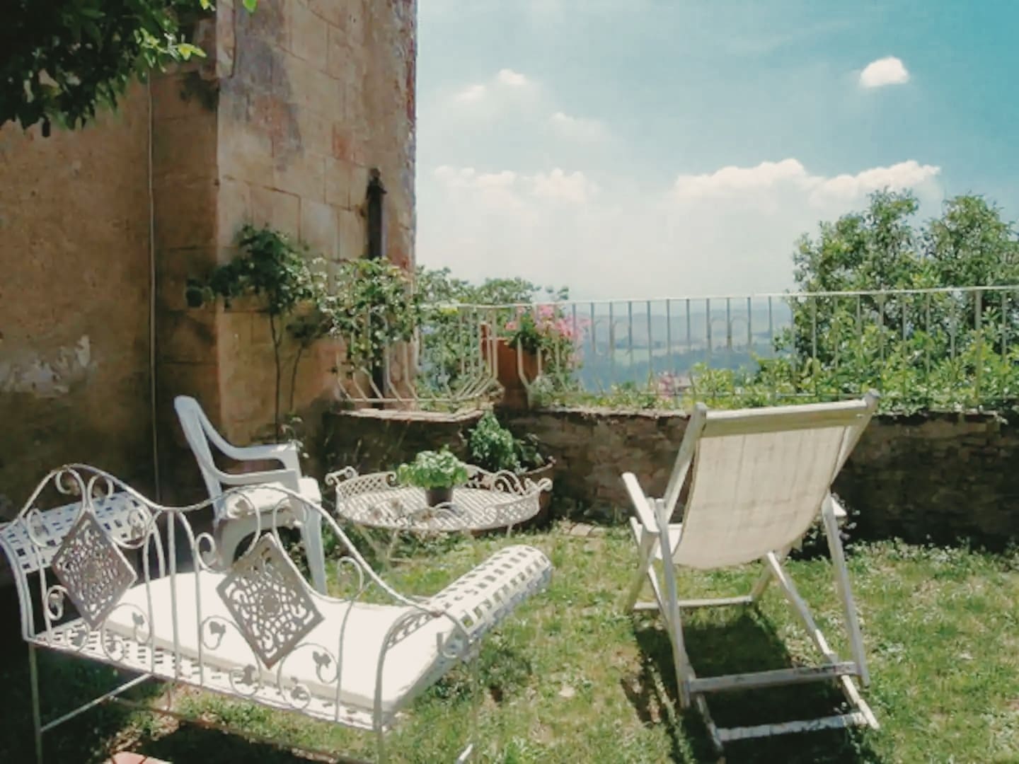 Tuscany Castle Garden
