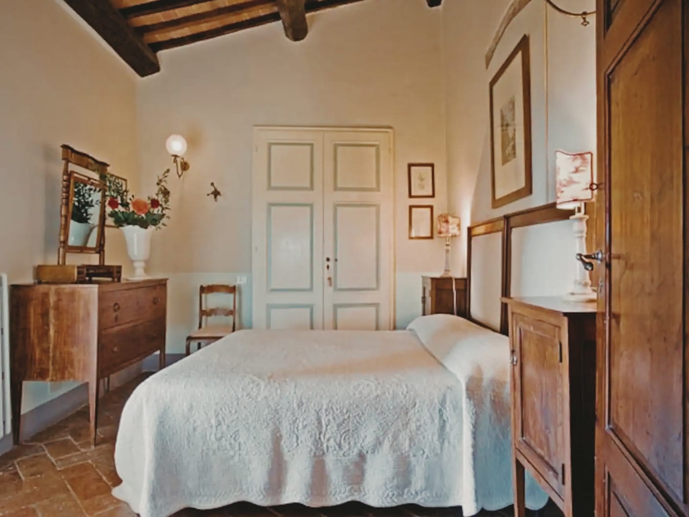 Tuscany medieval bedroom